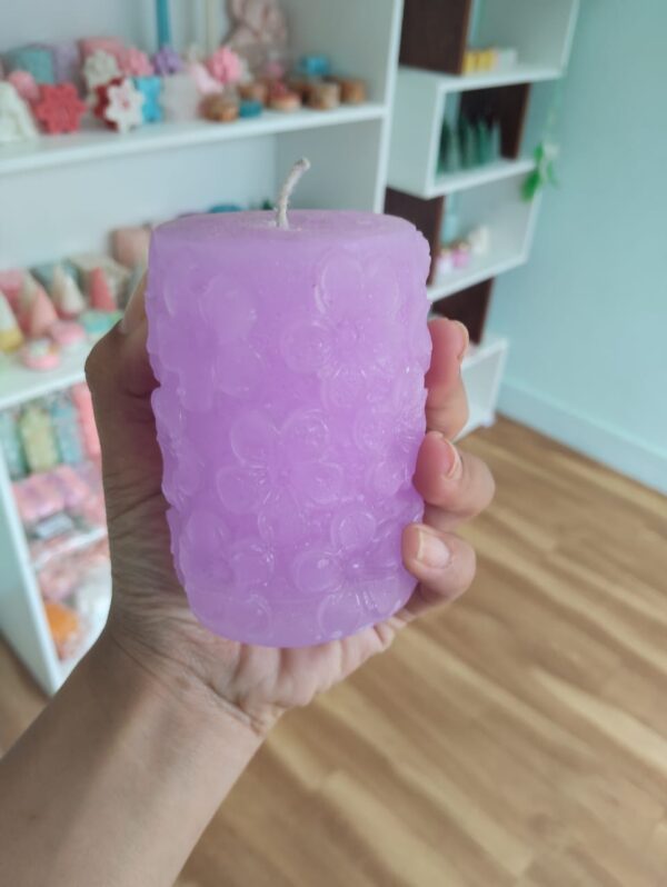 Flower cylinder (purple) candle